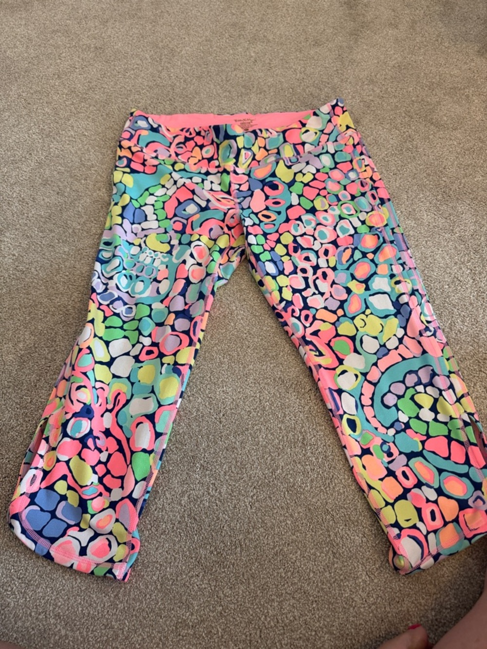 Lilly Pulitzer XL - Multicolor Printed Capri Leggings - Vibrant Neon Pattern
